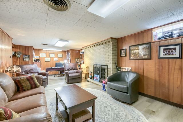 2152 W 107th Place, Chicago, IL 60643