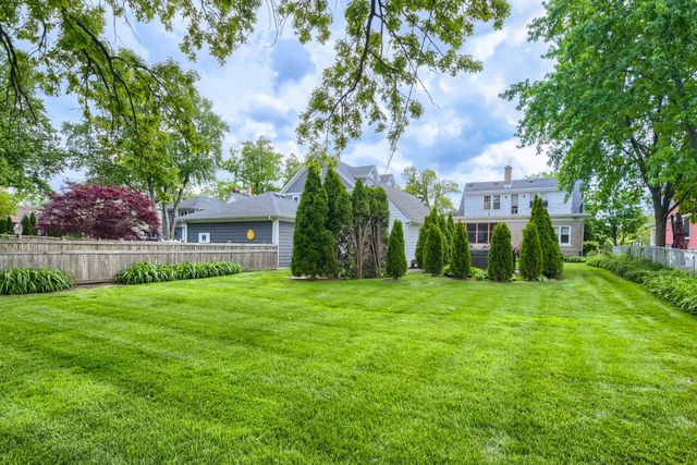 2152 W 107th Place, Chicago, IL 60643