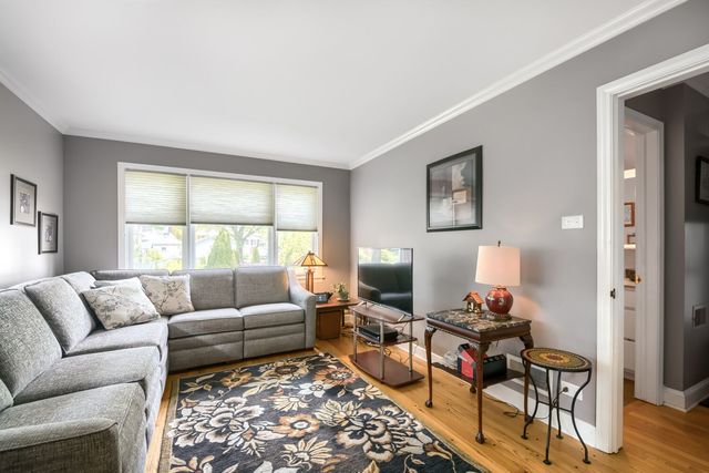 2152 W 107th Place, Chicago, IL 60643