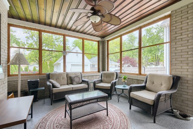 2152 W 107th Place, Chicago, IL 60643