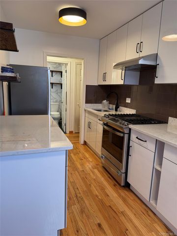 13705 Franklin Avenue 2E, Flushing, NY 11355