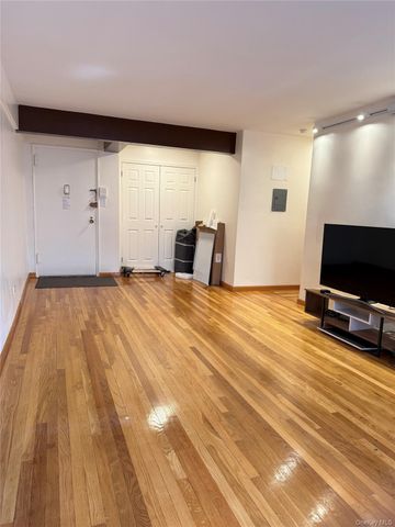 13705 Franklin Avenue 2E, Flushing, NY 11355