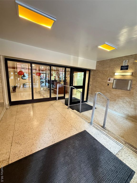 13705 Franklin Avenue 2E, Flushing, NY 11355