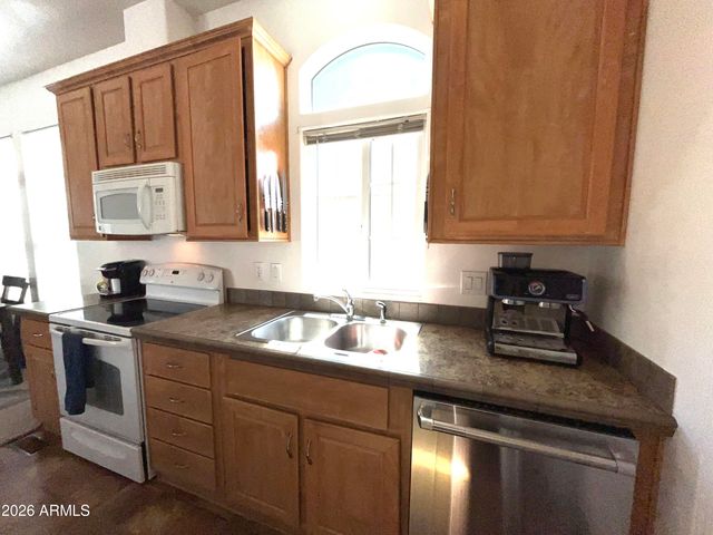 10960 N 67TH Avenue 6, Glendale, AZ 85304