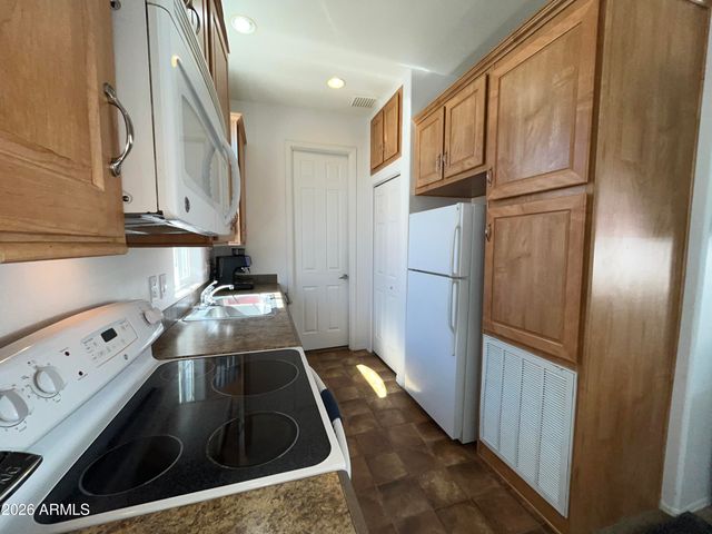 10960 N 67TH Avenue 6, Glendale, AZ 85304