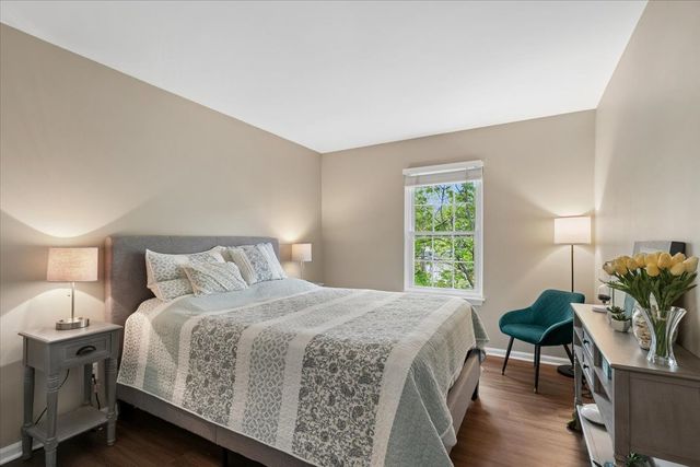 29675 N Environ Circle, Lake Bluff, IL 60044