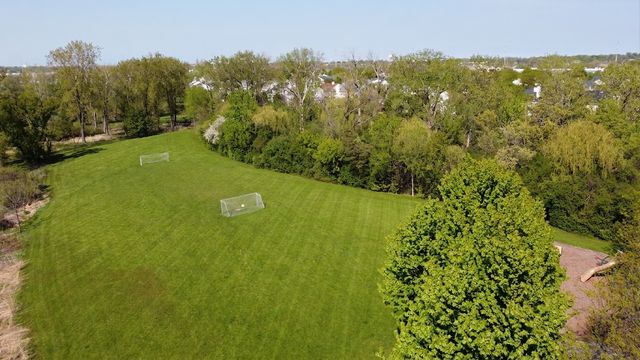 29675 N Environ Circle, Lake Bluff, IL 60044