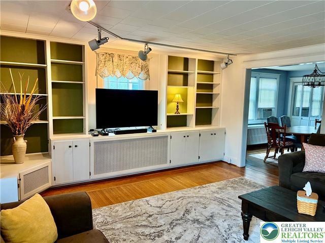 3009 West Greenleaf Street, Allentown City, PA 18104