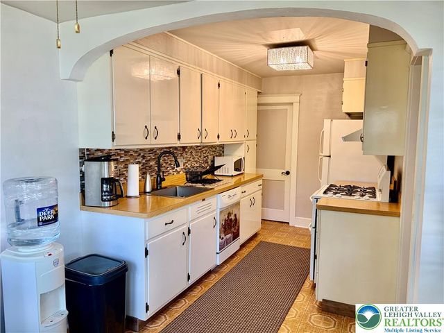 3009 West Greenleaf Street, Allentown City, PA 18104