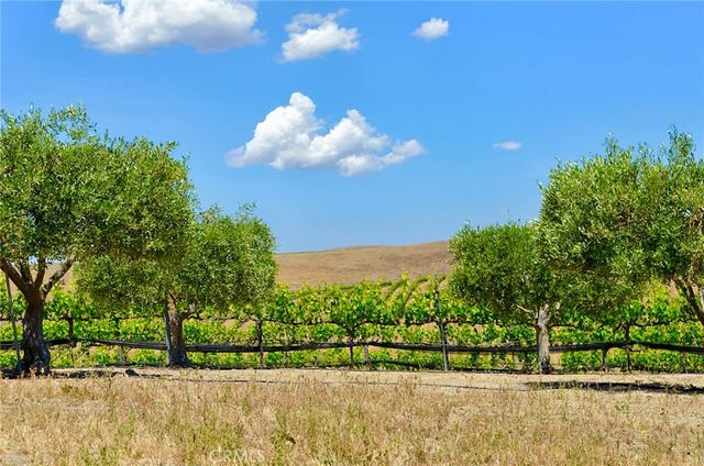 6320 Von Dollen Road, San Miguel, CA 93451