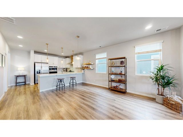 1083 Mountain Dr B, Longmont, CO 80503