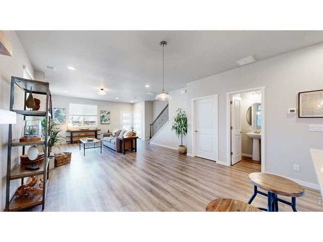 1083 Mountain Dr B, Longmont, CO 80503