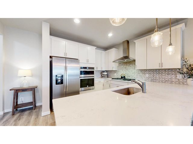 1083 Mountain Dr B, Longmont, CO 80503