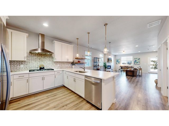 1083 Mountain Dr B, Longmont, CO 80503