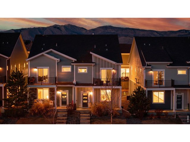 1083 Mountain Dr B, Longmont, CO 80503