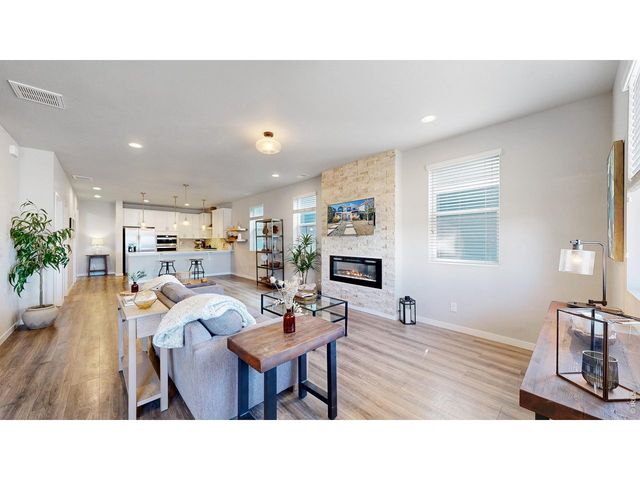 1083 Mountain Dr B, Longmont, CO 80503