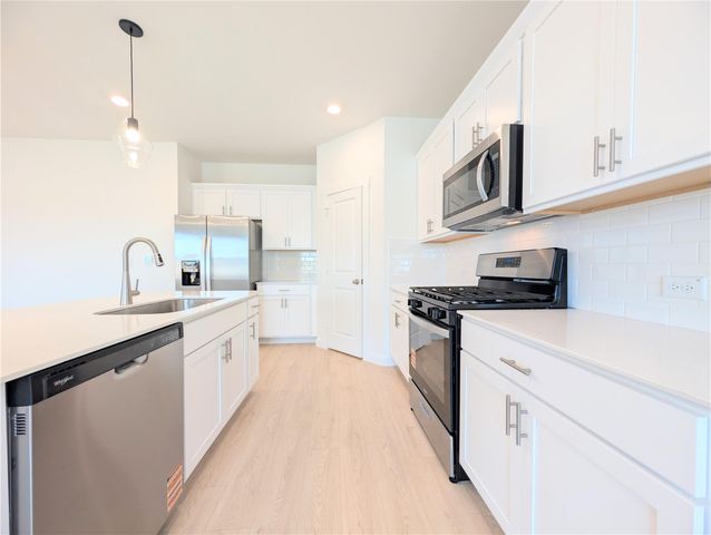 9400 Oxbow Strap DR, Austin, TX 78724