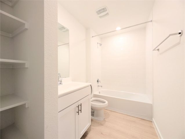 9400 Oxbow Strap DR, Austin, TX 78724