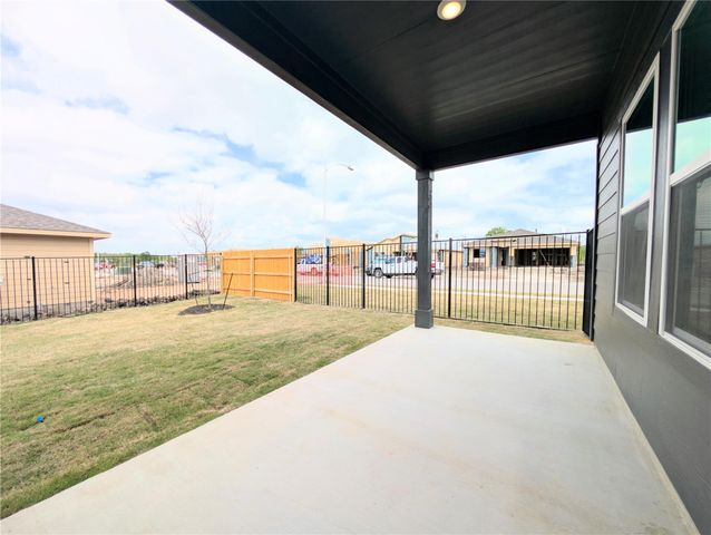 9400 Oxbow Strap DR, Austin, TX 78724