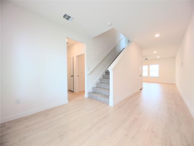 9400 Oxbow Strap DR, Austin, TX 78724