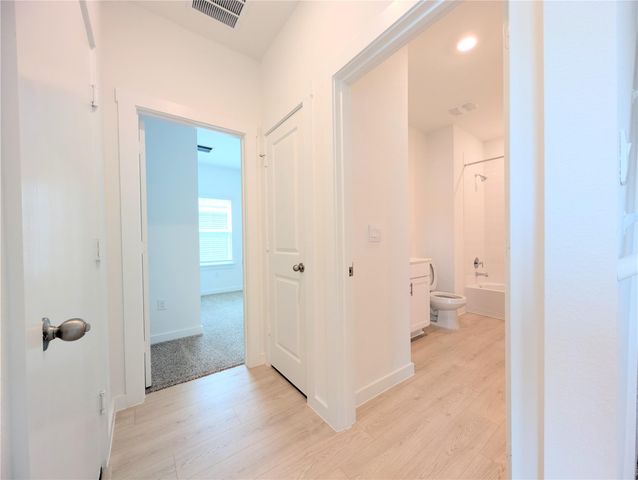 9400 Oxbow Strap DR, Austin, TX 78724