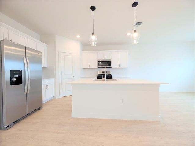 9400 Oxbow Strap DR, Austin, TX 78724