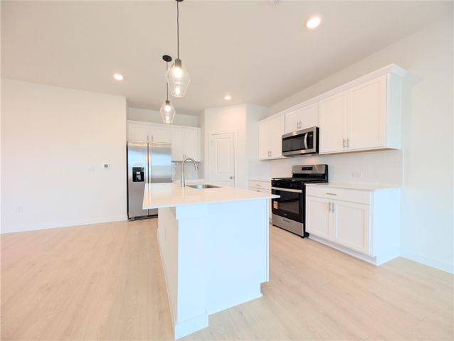 9400 Oxbow Strap DR, Austin, TX 78724