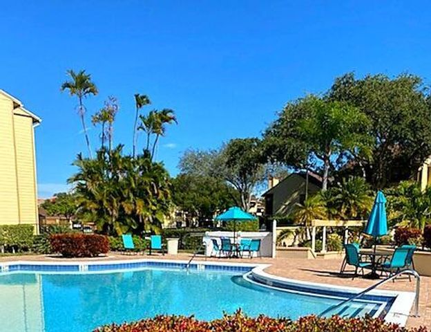 2313 N Congress Avenue 33, Boynton Beach, FL 33436