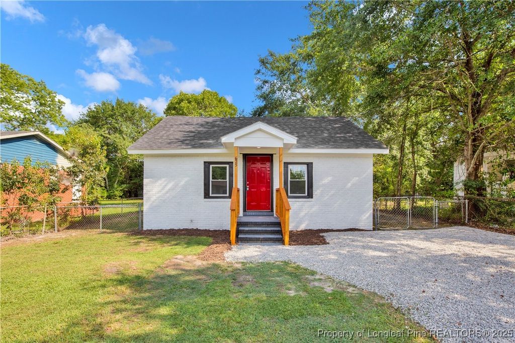625 Eva Circle, Spring Lake, NC 28390
