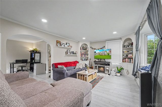 31 Pearl Street, Holland, NY 14080