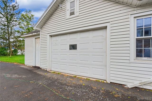 31 Pearl Street, Holland, NY 14080
