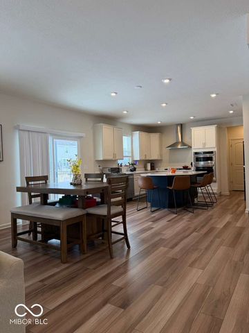 5441 Laurel Crest Run, Noblesville, IN 46062