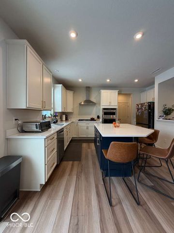 5441 Laurel Crest Run, Noblesville, IN 46062