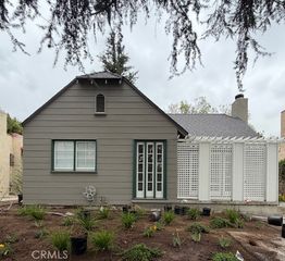 402 N Irving, Los Angeles, CA 90004