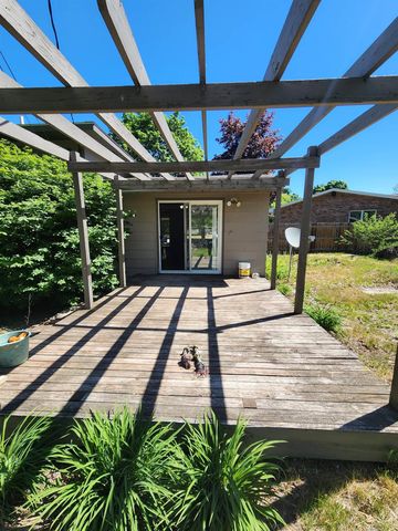 2304 Judith Court, Midland, MI 48642