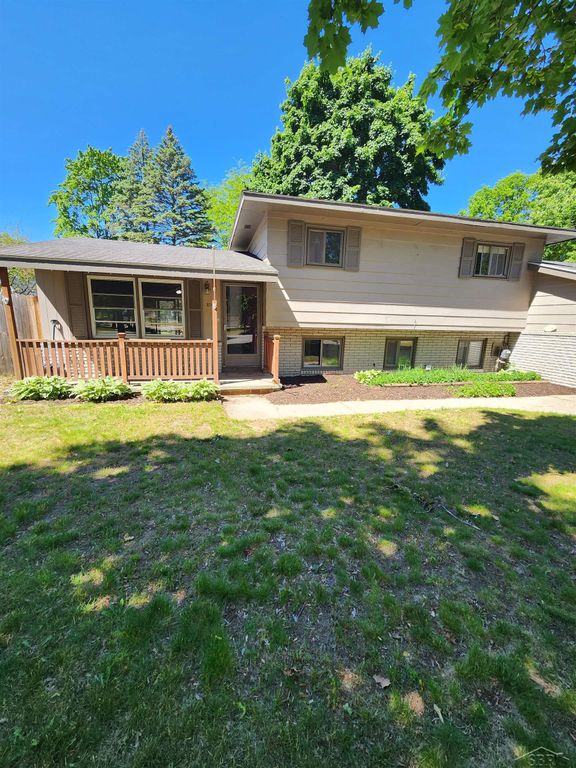 2304 Judith Court, Midland, MI 48642