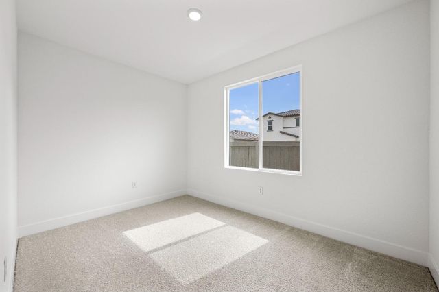 7000 Carbone Dr, Roseville, CA 95747