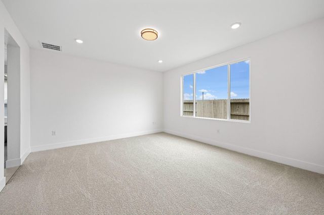 7000 Carbone Dr, Roseville, CA 95747