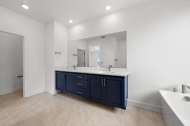 7000 Carbone Dr, Roseville, CA 95747