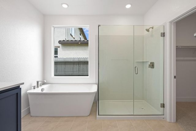 7000 Carbone Dr, Roseville, CA 95747