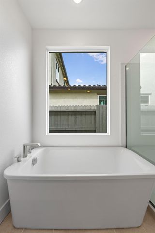 7000 Carbone Dr, Roseville, CA 95747