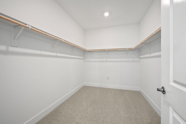 7000 Carbone Dr, Roseville, CA 95747