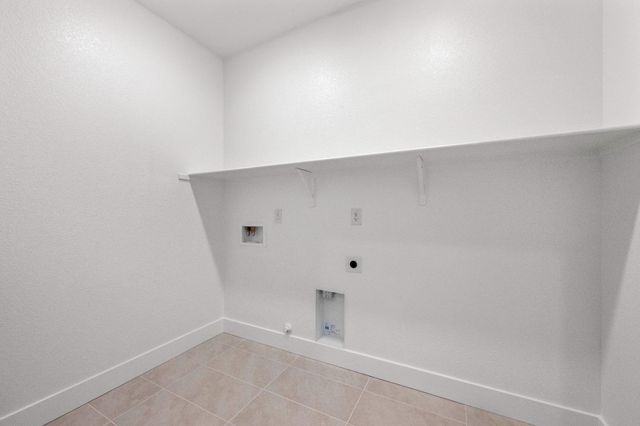 7000 Carbone Dr, Roseville, CA 95747