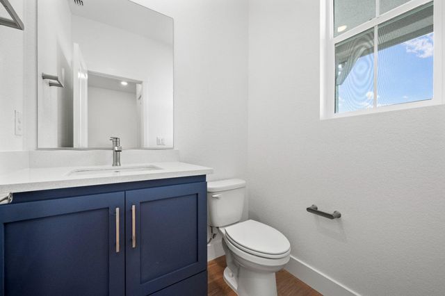 7000 Carbone Dr, Roseville, CA 95747