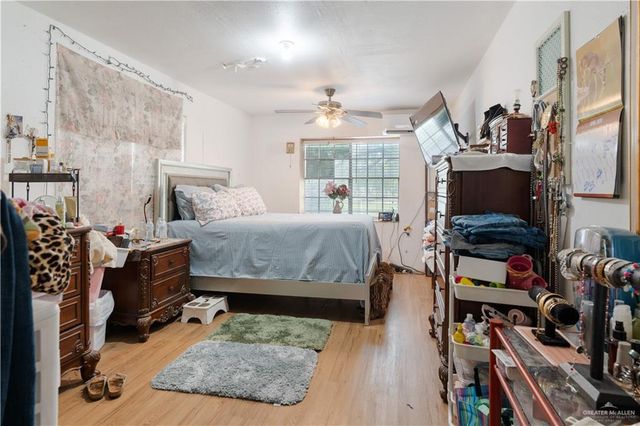 1915 W Saint Francis Street, Alton, TX 78573
