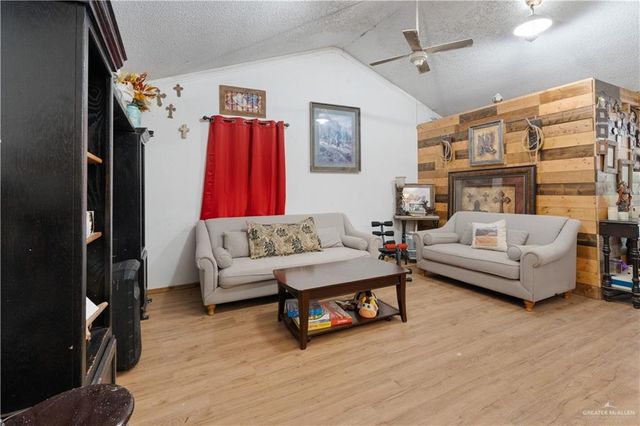 1915 W Saint Francis Street, Alton, TX 78573