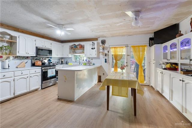 1915 W Saint Francis Street, Alton, TX 78573
