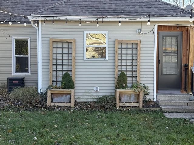 1037 Lilac Court, Grand Rapids, MI 49503