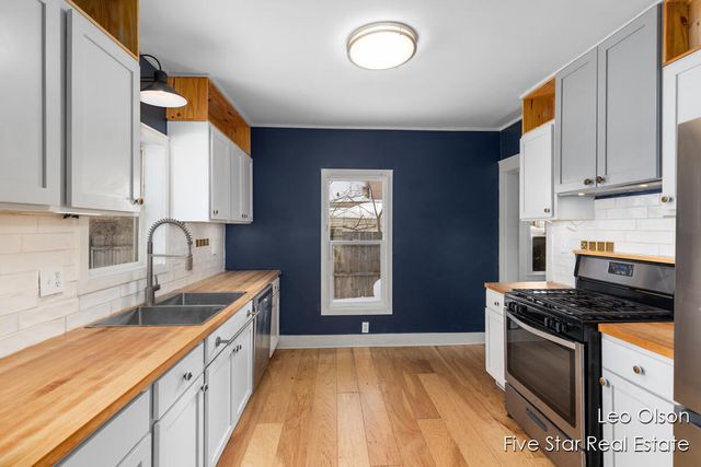 1037 Lilac Court, Grand Rapids, MI 49503