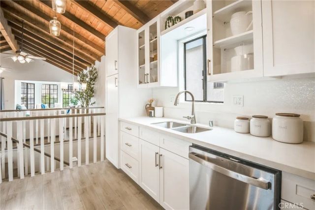 1731 Ford, Redondo Beach, CA 90278